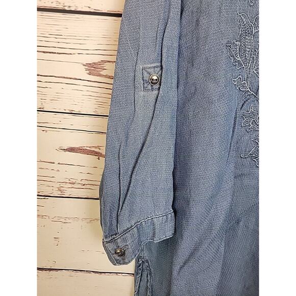 Christopher & Banks Blue Embroidered Floral V-Neck Chambray Top Womens Sz Large - Picture 7 of 12